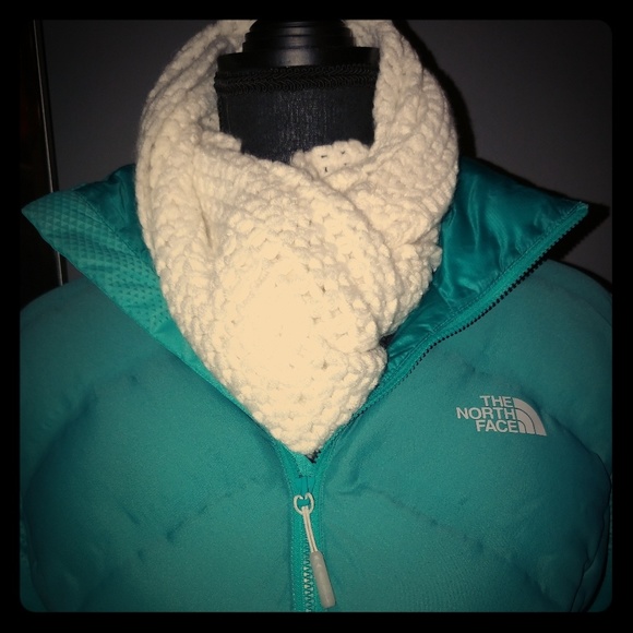 The North Face Turquise Jacket - Picture 1 of 7
